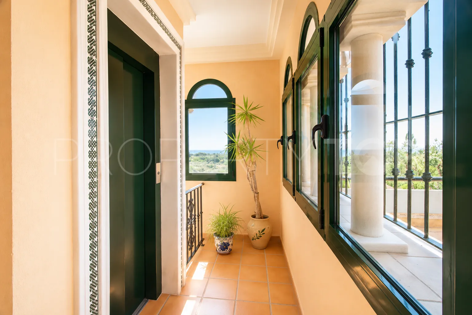 Finca a la venta en Estepona