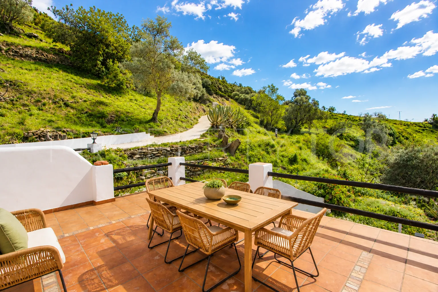 Se vende finca en Casares de 4 dormitorios