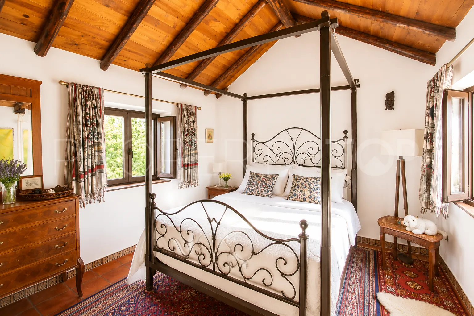 Se vende finca en Casares de 4 dormitorios