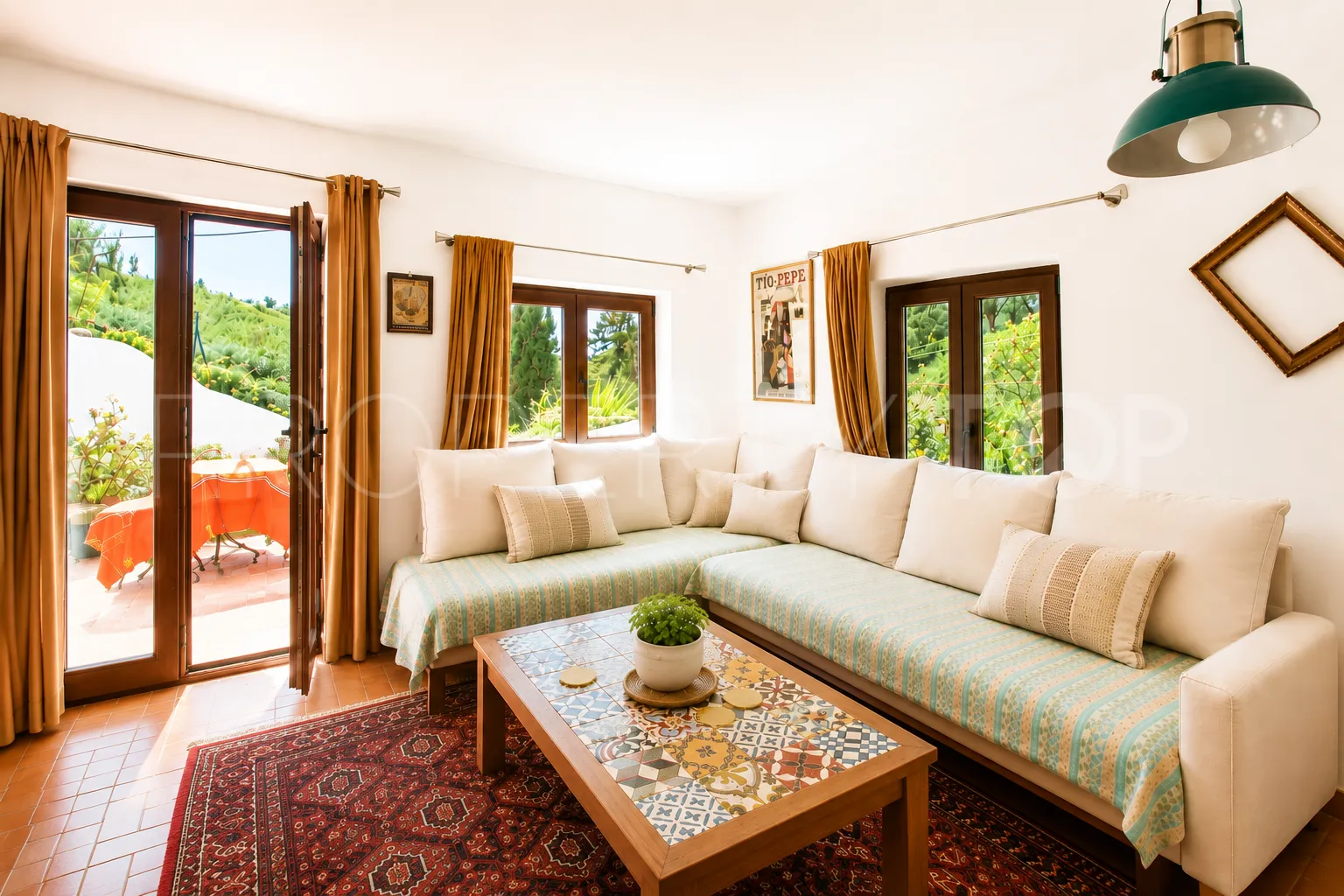 Se vende finca en Casares de 4 dormitorios