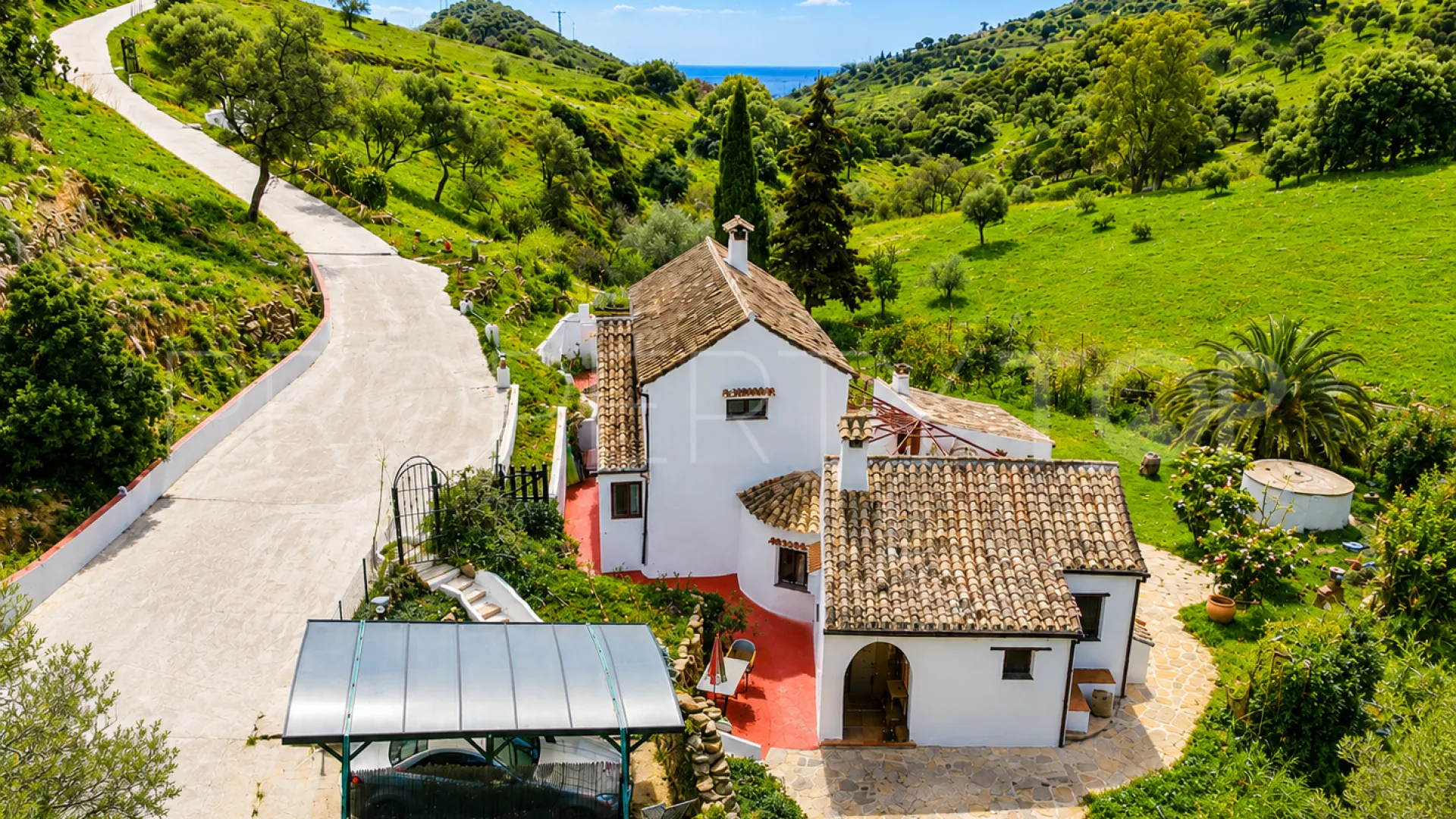 Se vende finca en Casares de 4 dormitorios