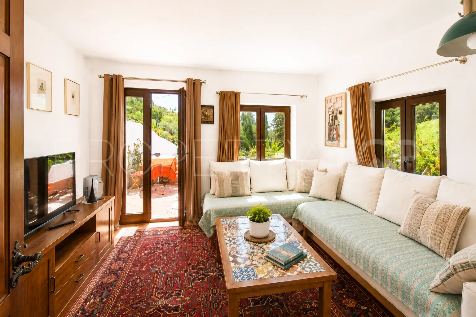 Se vende finca en Casares de 4 dormitorios