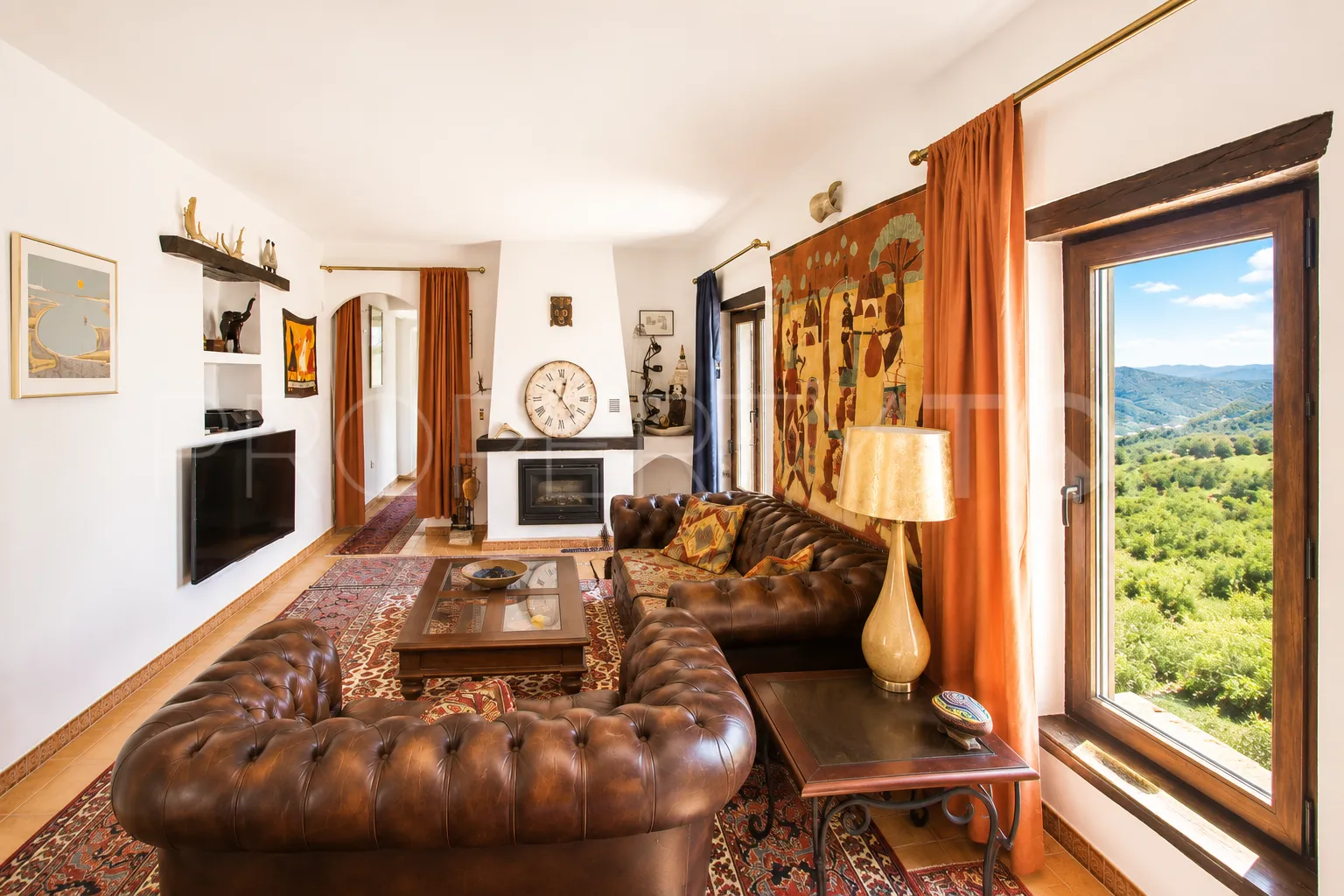 Se vende finca en Casares de 4 dormitorios