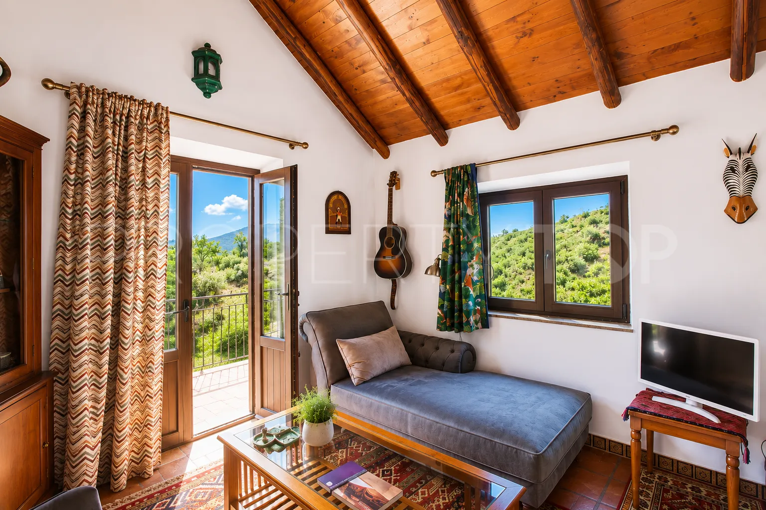 Se vende finca en Casares de 4 dormitorios