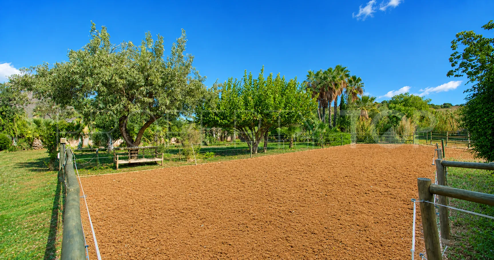Finca en venta en Estepona