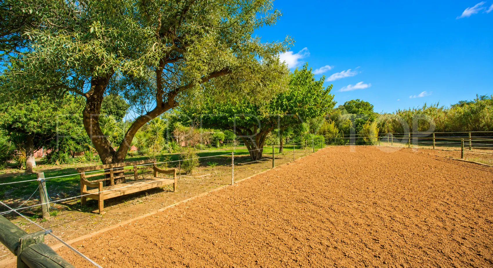 Finca en venta en Estepona