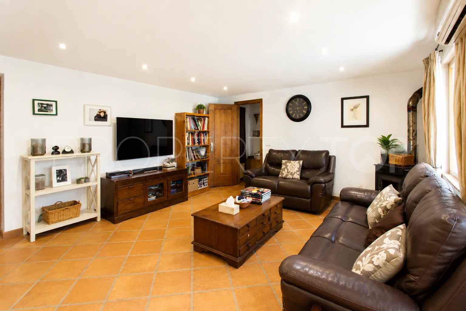 Finca con 3 dormitorios a la venta en Casares