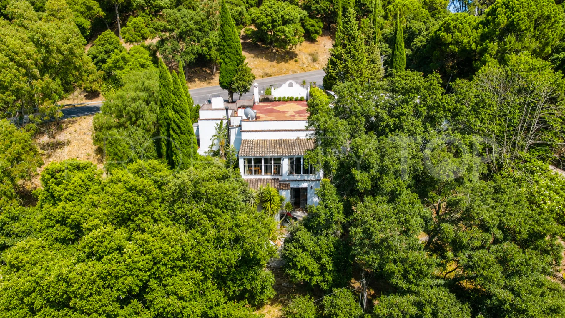 Finca con 3 dormitorios a la venta en Casares