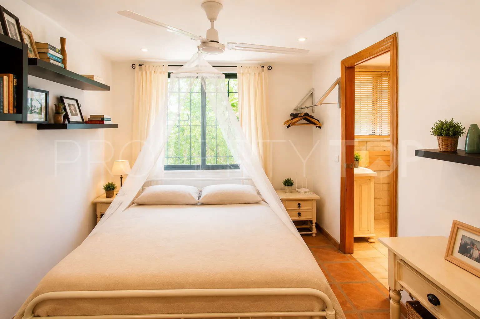 Finca con 3 dormitorios a la venta en Casares