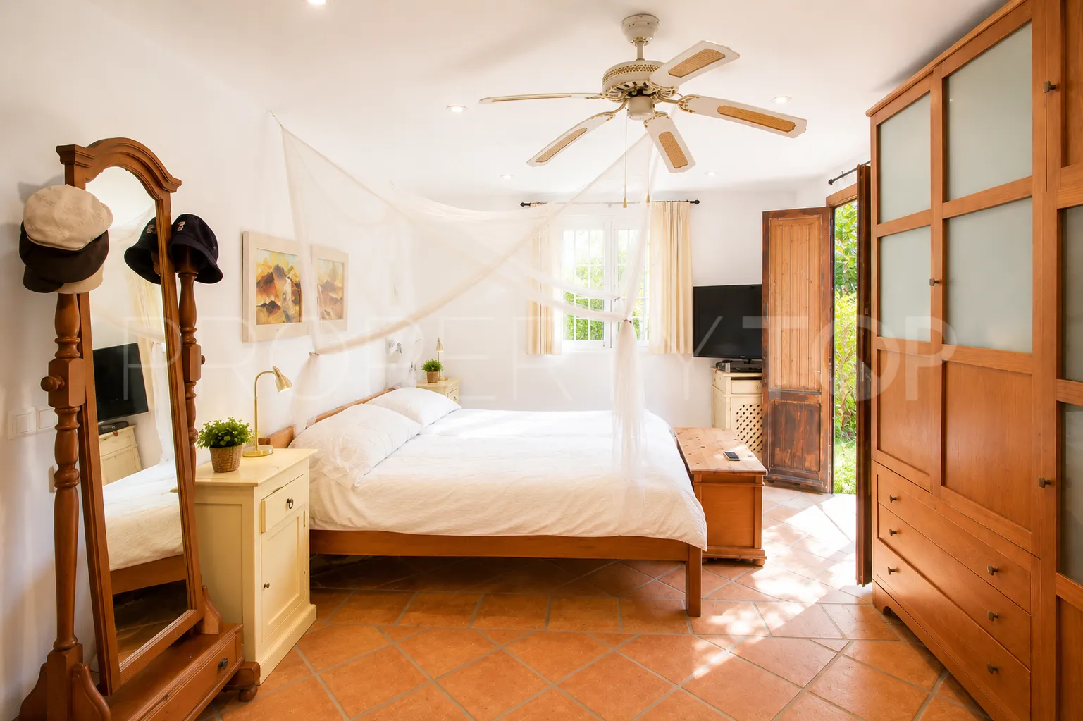 Finca con 3 dormitorios a la venta en Casares