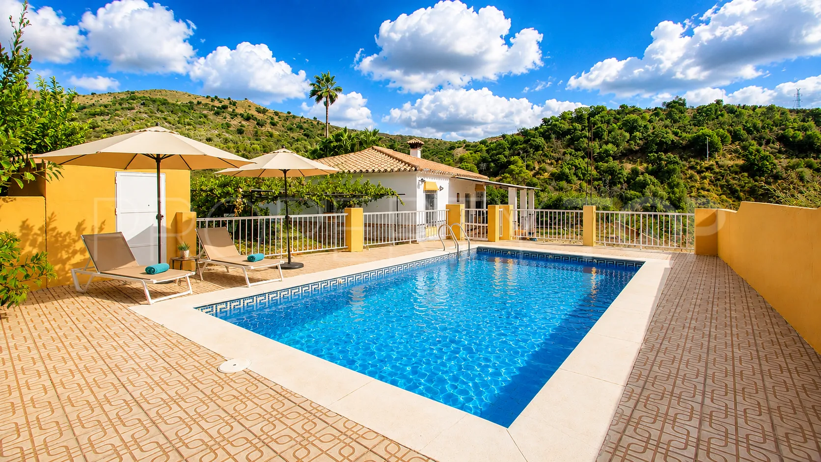 3 bedrooms finca in Estepona for sale