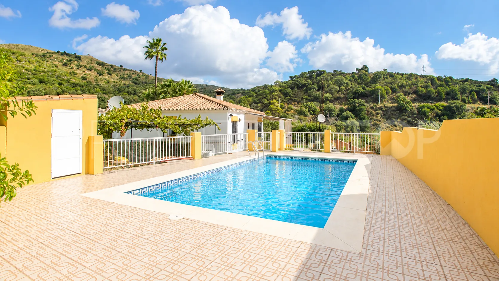 3 bedrooms finca in Estepona for sale
