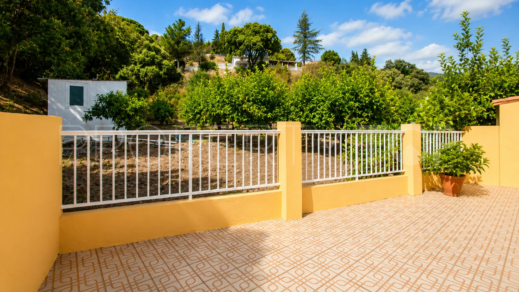 3 bedrooms finca in Estepona for sale