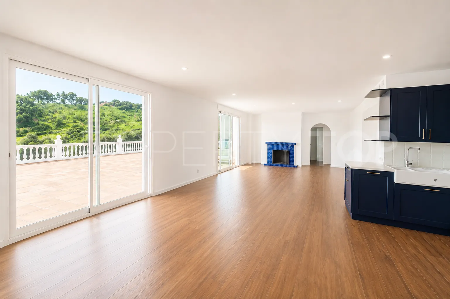 Finca in Estepona for sale