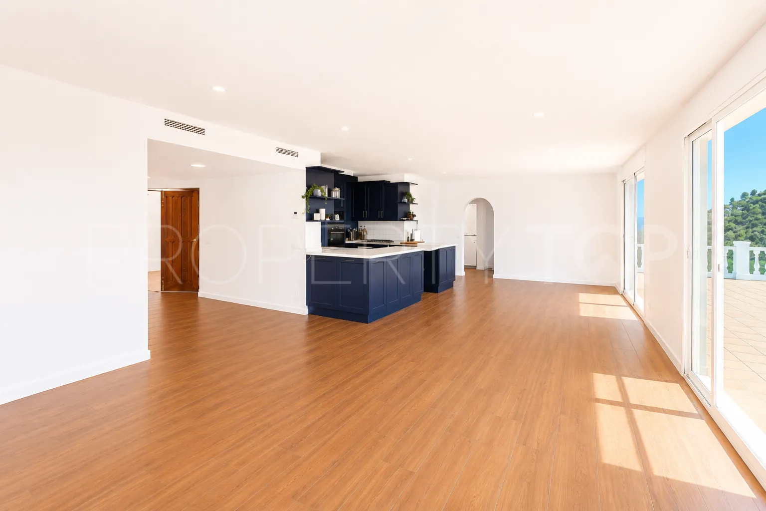Finca in Estepona for sale