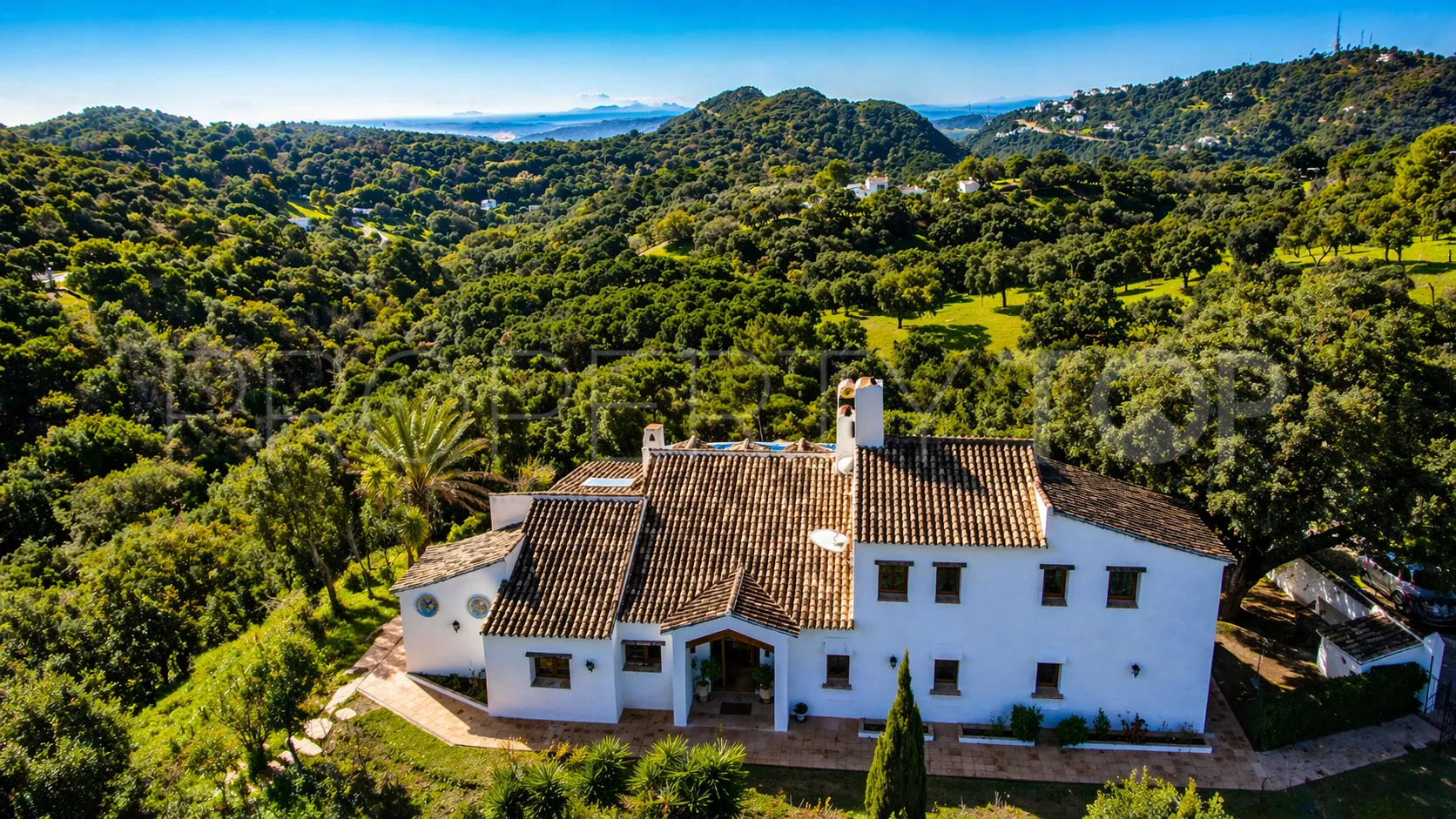 Se vende finca en Casares de 5 dormitorios