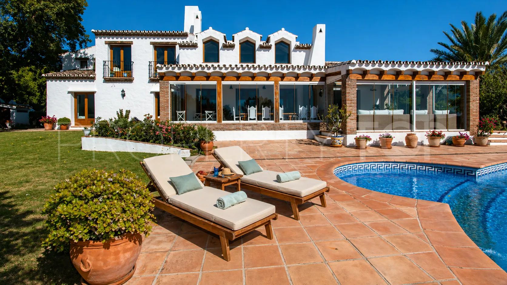 Se vende finca en Casares de 5 dormitorios