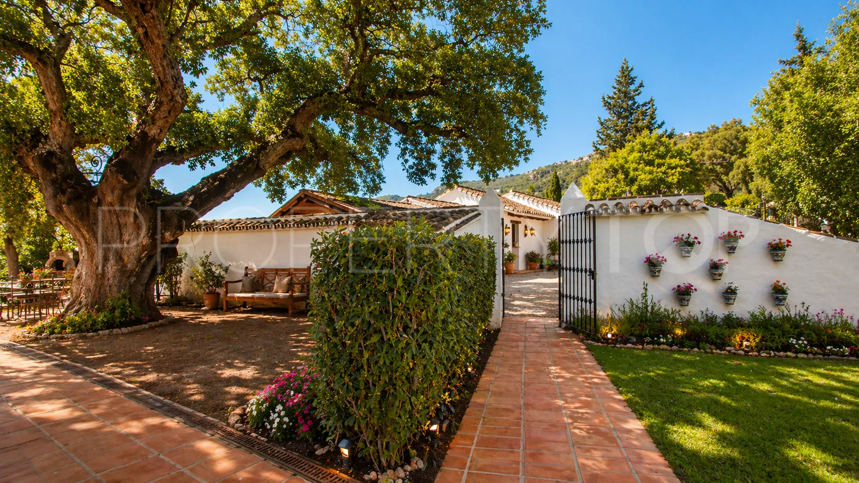 Se vende finca en Casares de 5 dormitorios