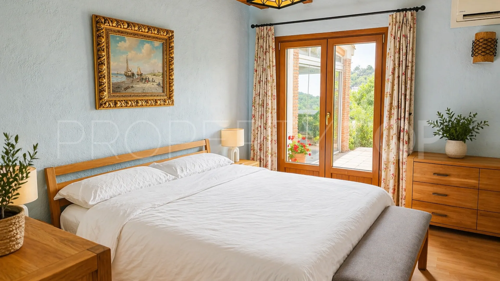 Se vende finca en Casares de 5 dormitorios