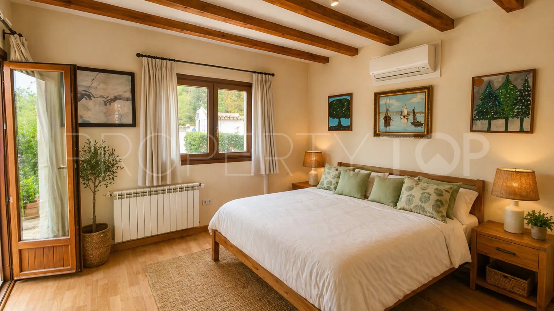 Se vende finca en Casares de 5 dormitorios
