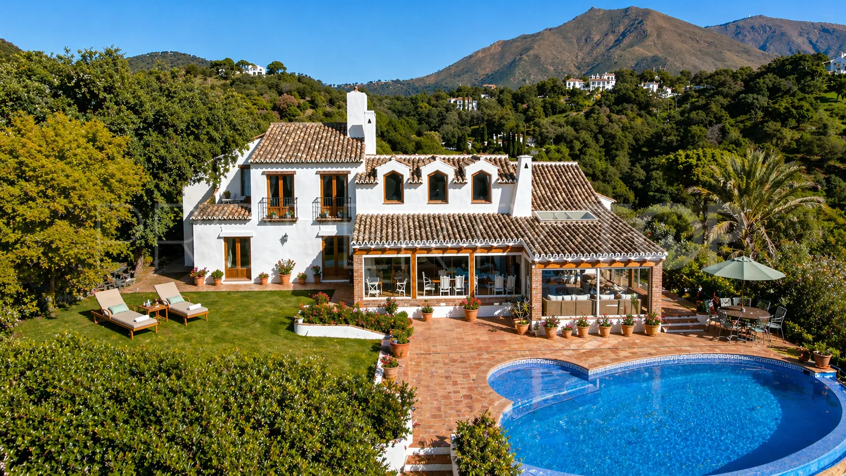 Se vende finca en Casares de 5 dormitorios