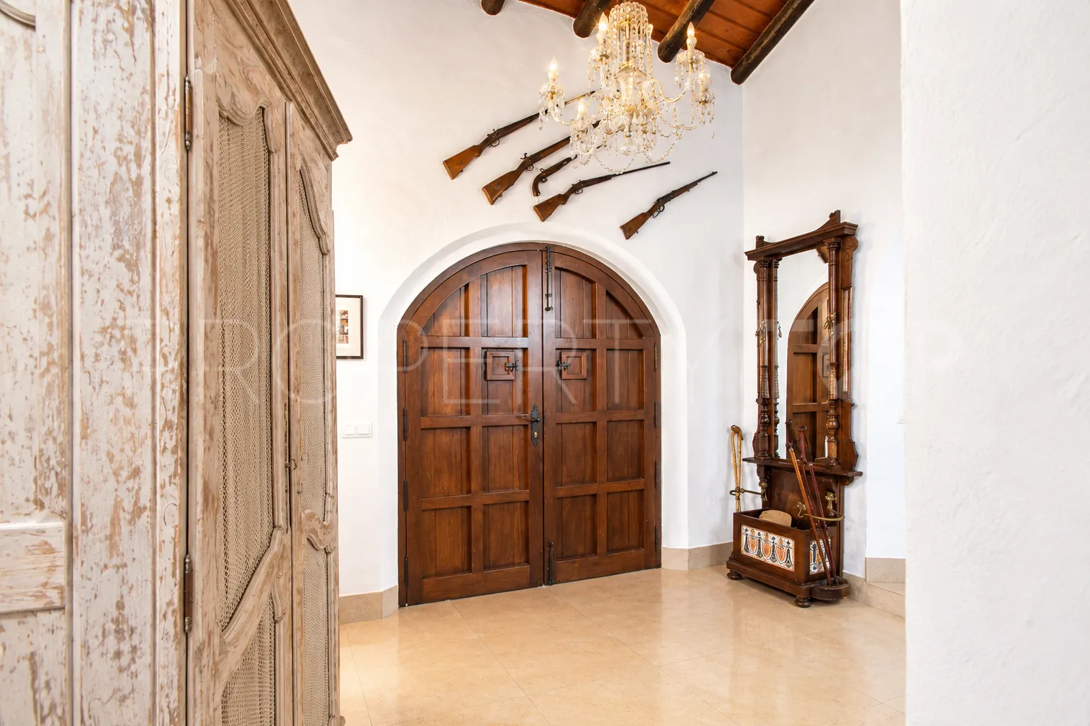 Finca en venta de 8 dormitorios en Casares