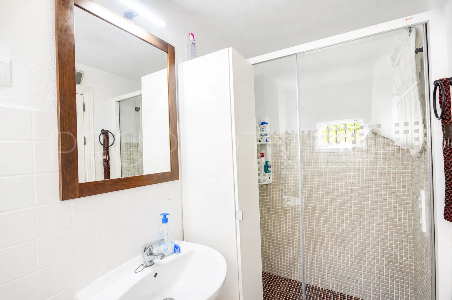 Finca en venta de 8 dormitorios en Casares
