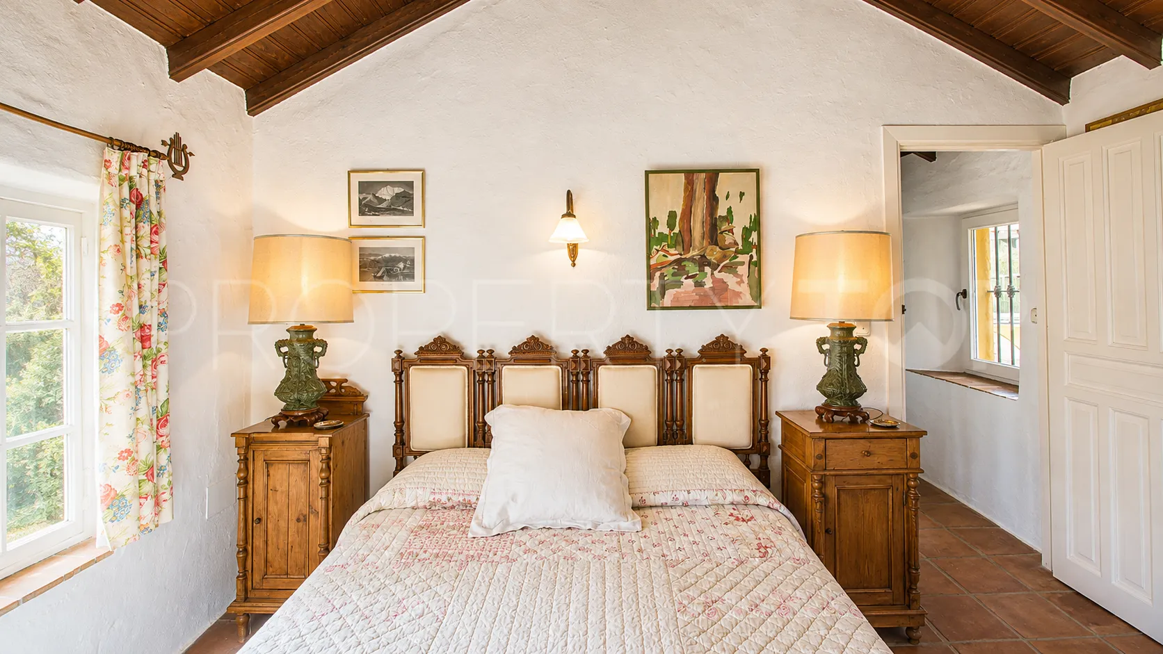 Finca en venta de 8 dormitorios en Casares