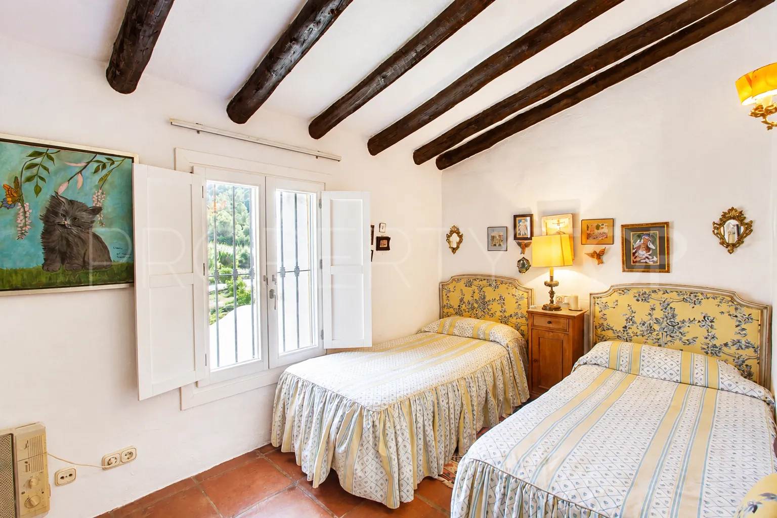 Finca en venta de 8 dormitorios en Casares