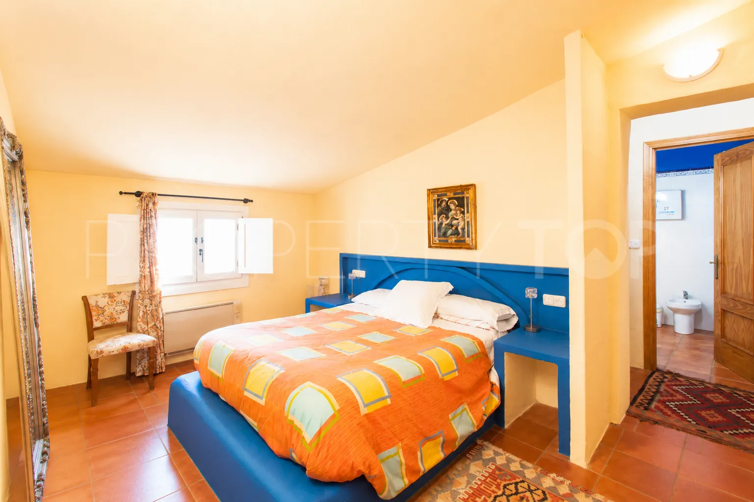 Finca en venta de 8 dormitorios en Casares