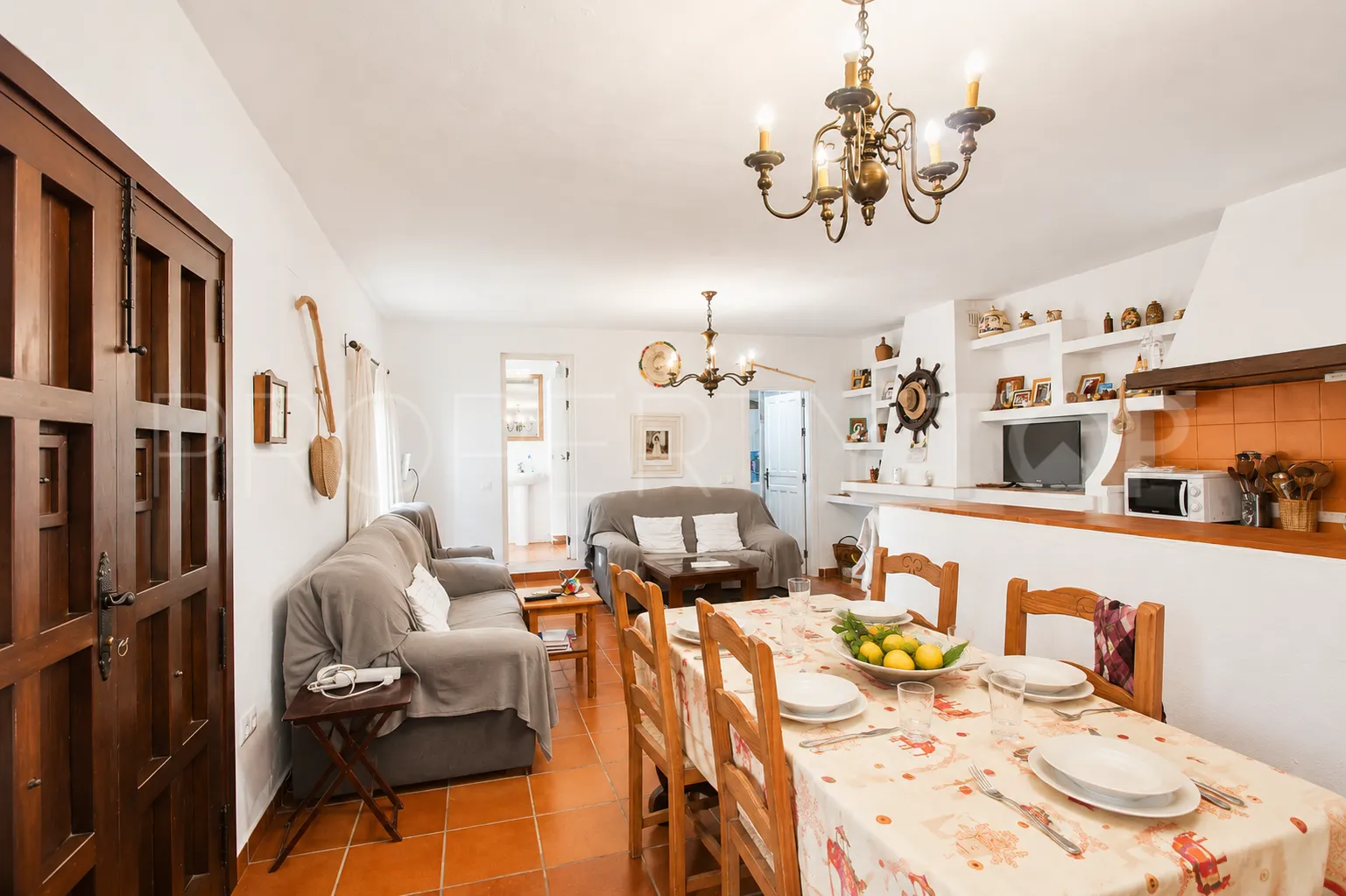 Finca en venta de 8 dormitorios en Casares