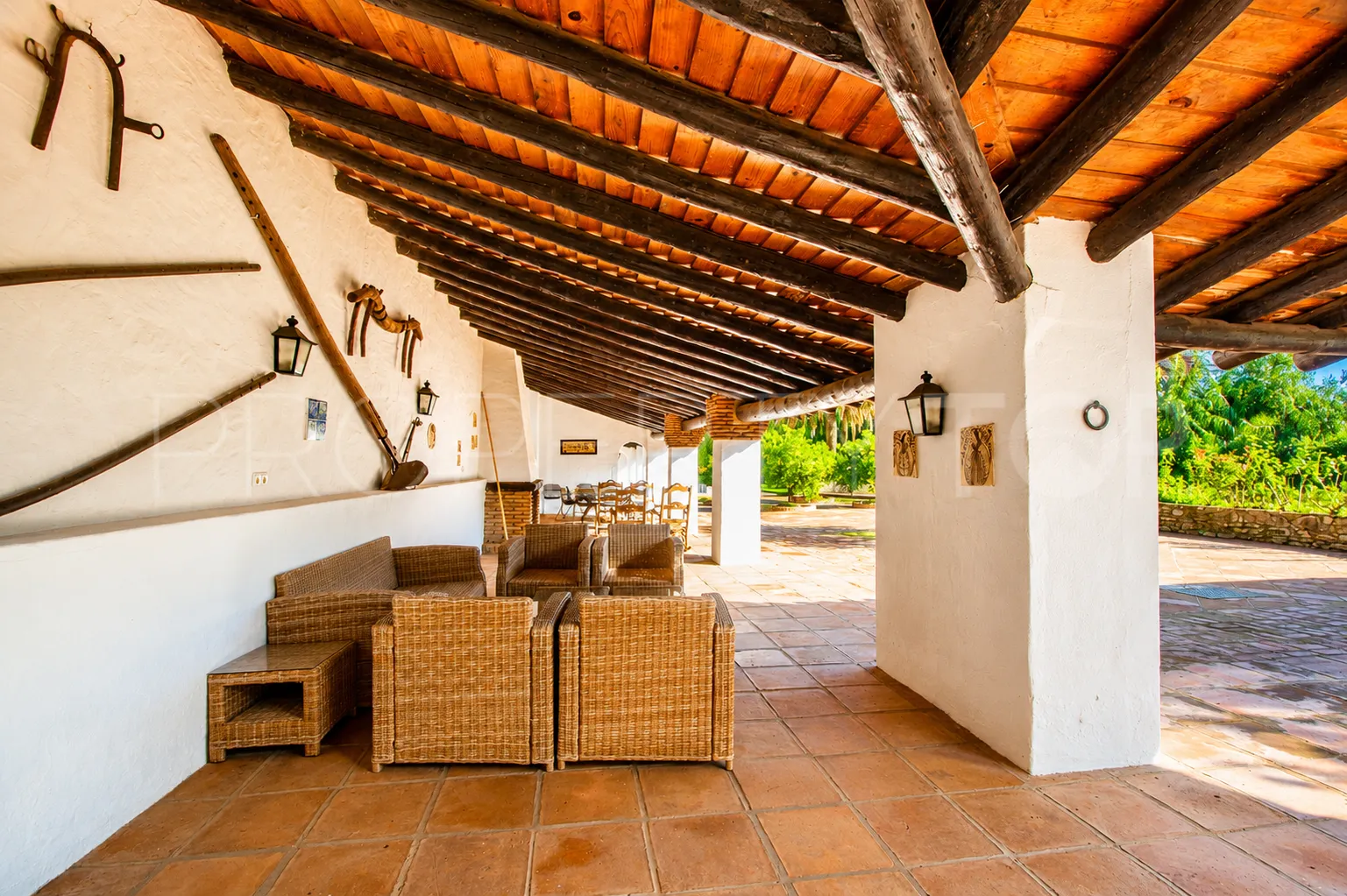 Finca en venta de 8 dormitorios en Casares