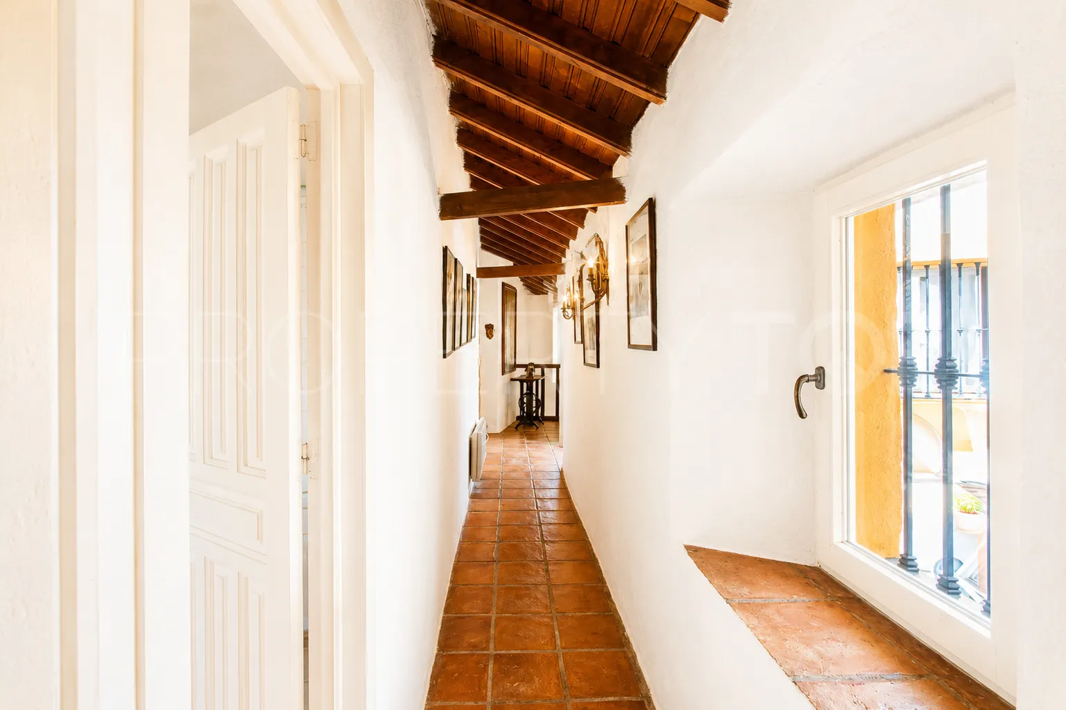 Finca en venta de 8 dormitorios en Casares