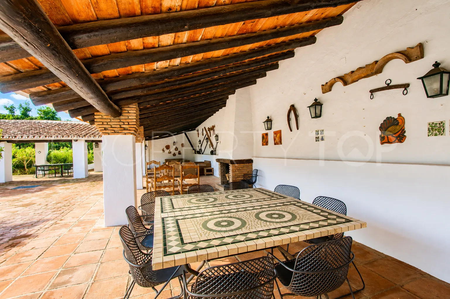 Finca en venta de 8 dormitorios en Casares