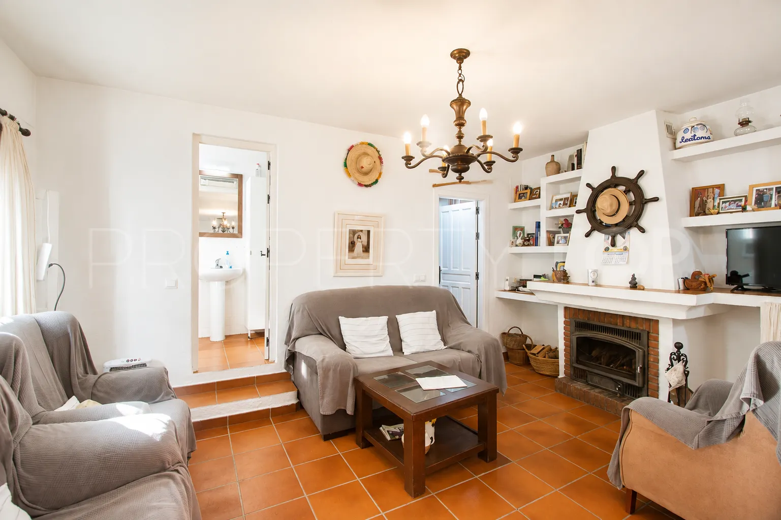 Finca en venta de 8 dormitorios en Casares