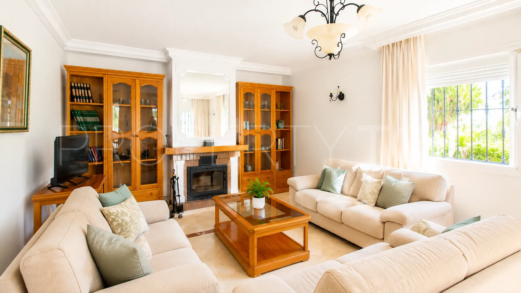 Finca with 3 bedrooms for sale in Estepona