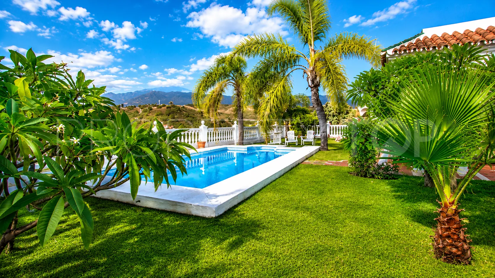 Finca with 3 bedrooms for sale in Estepona