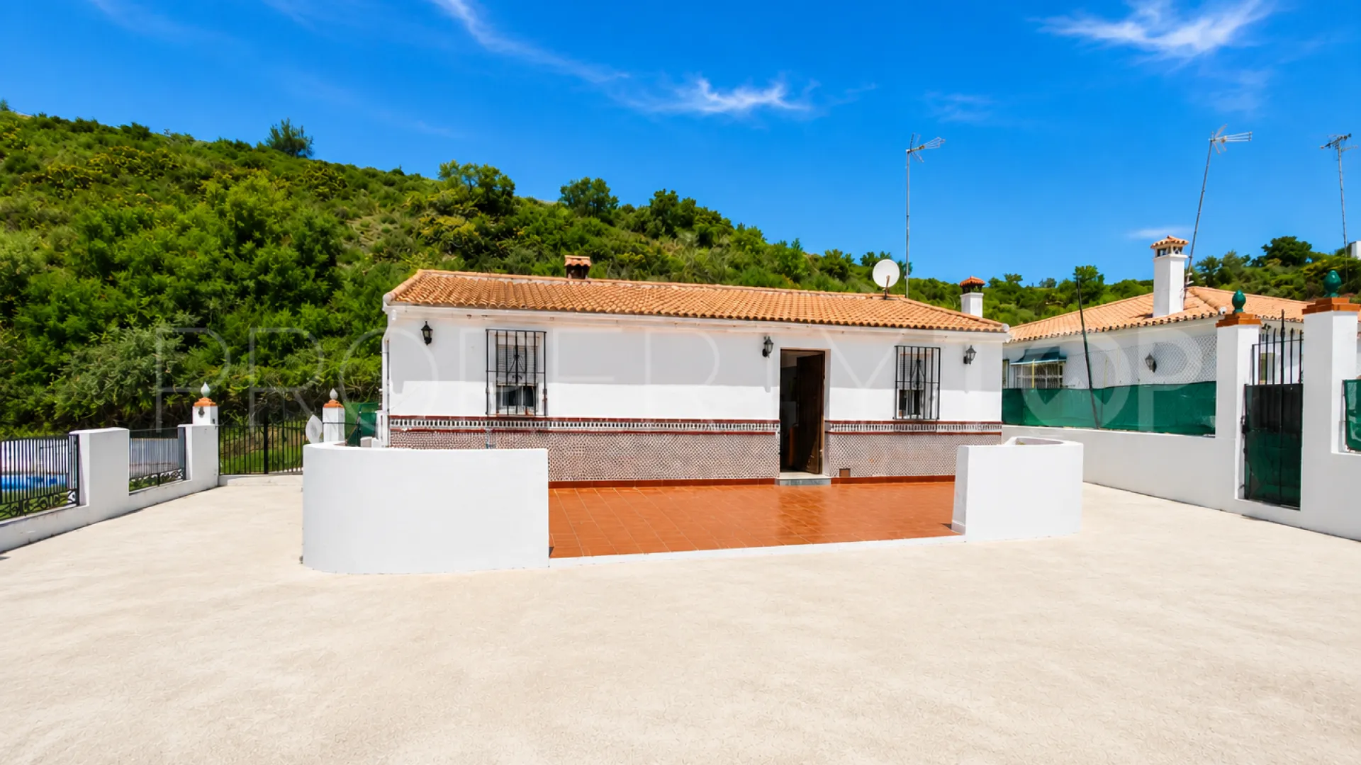 Comprar finca en Estepona