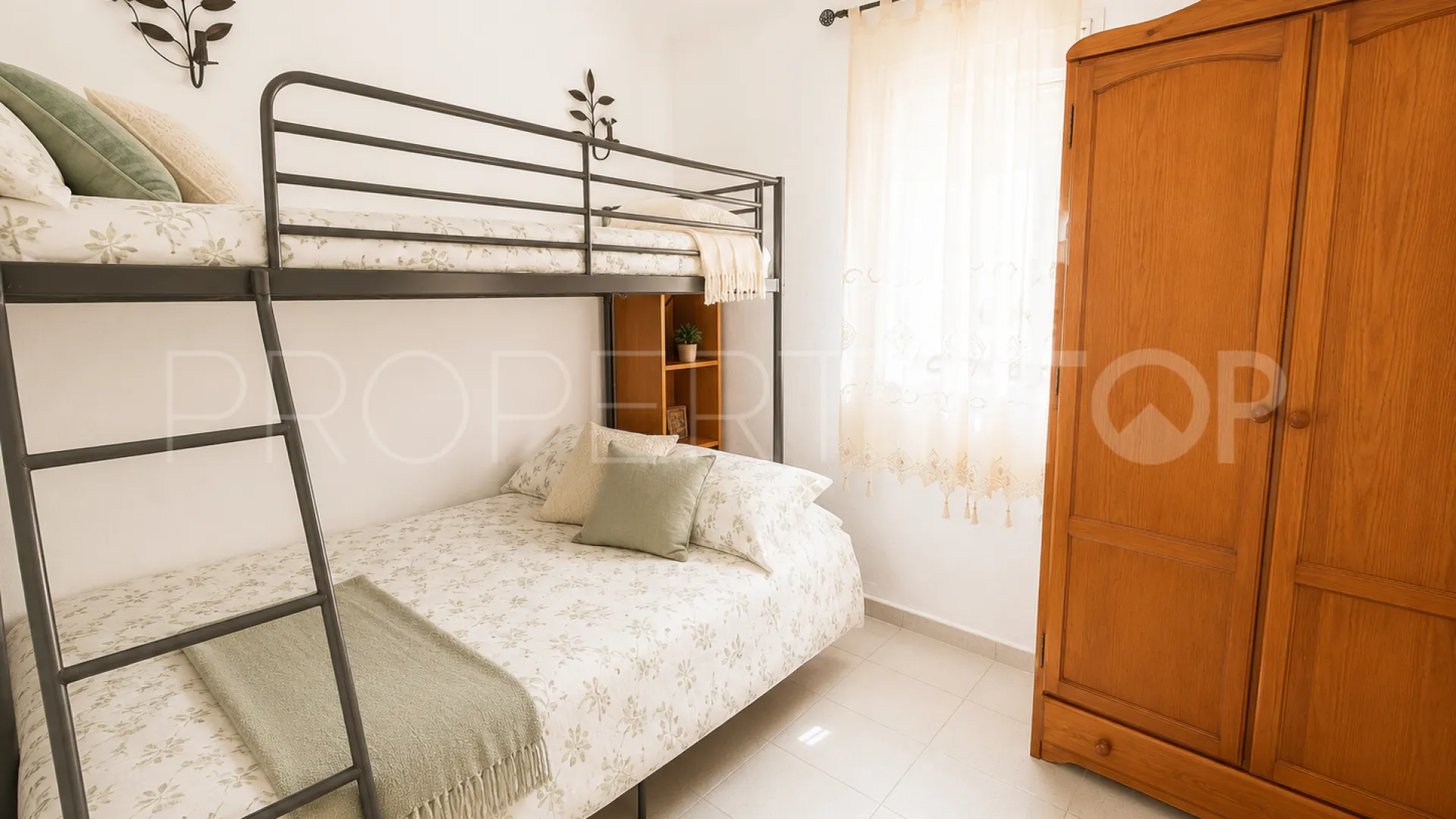 Comprar finca en Estepona