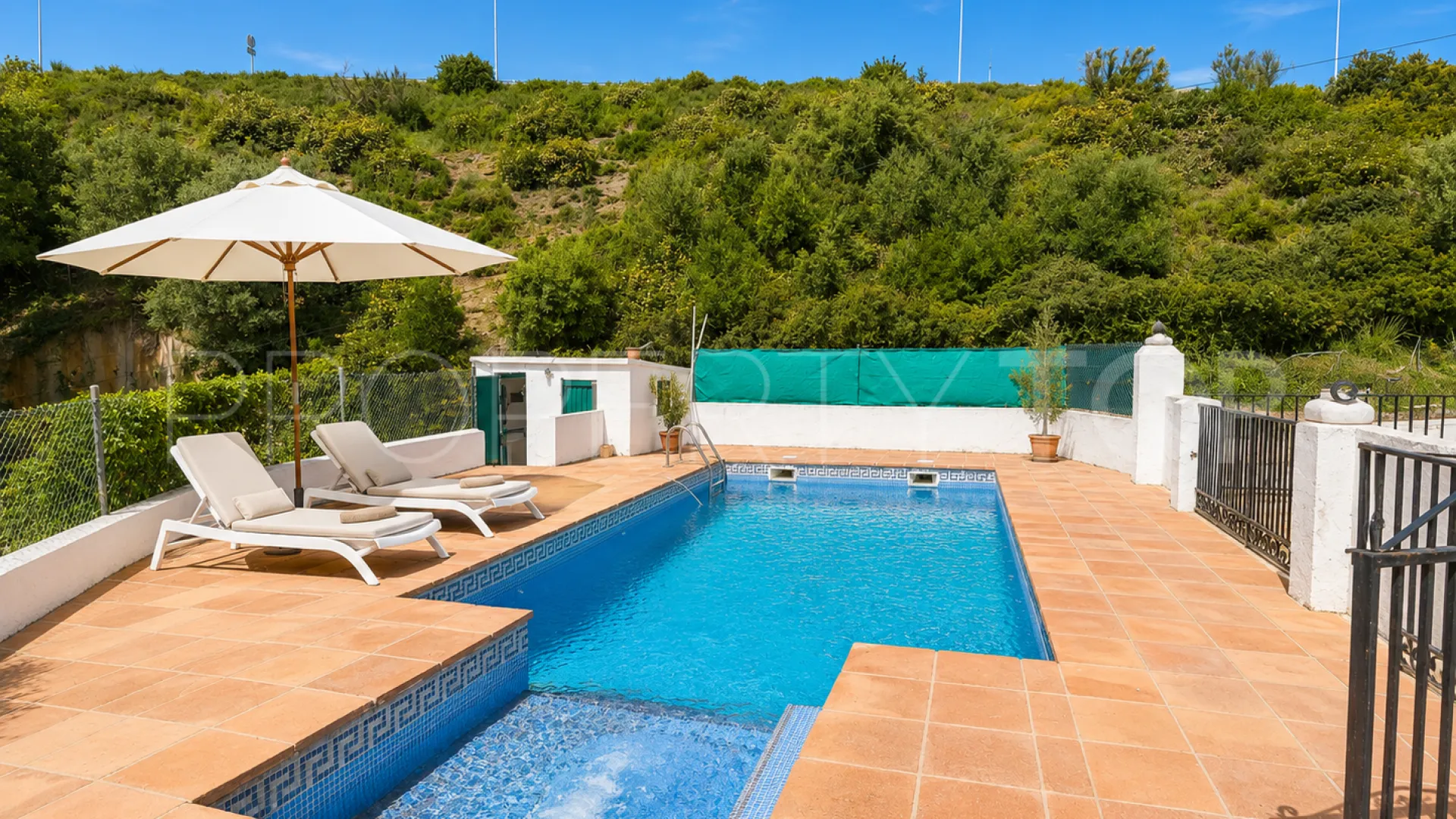 Comprar finca en Estepona