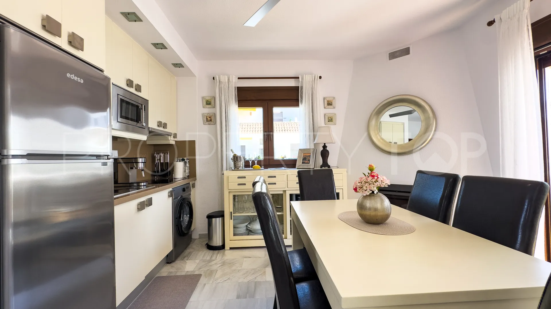 Puerto La Duquesa apartment for sale