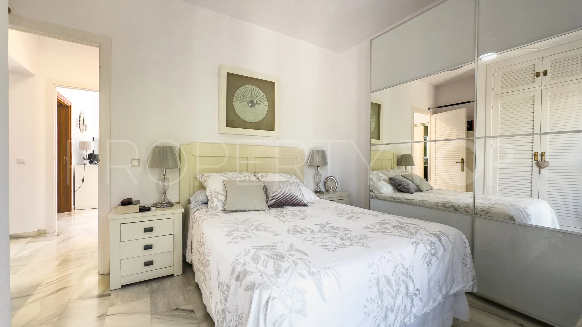 Puerto La Duquesa apartment for sale