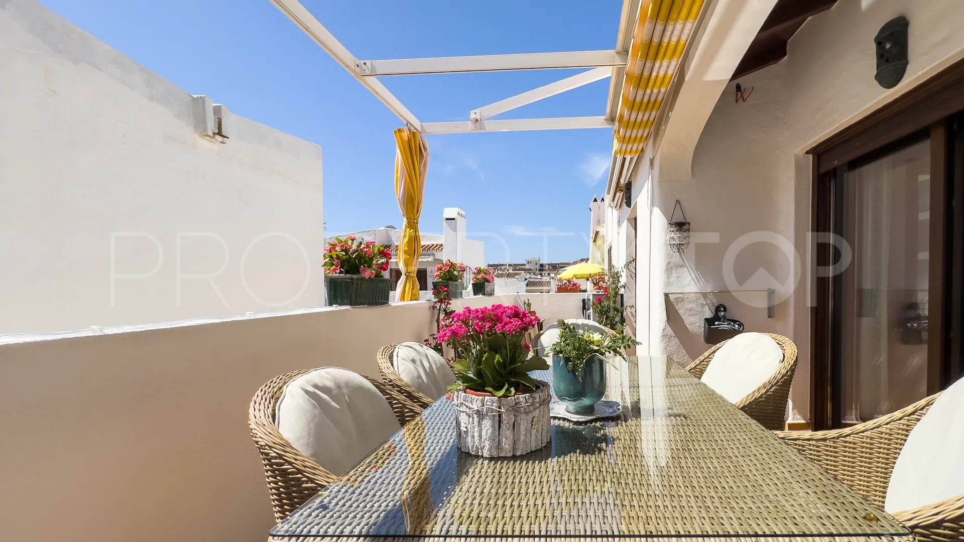 Puerto La Duquesa apartment for sale