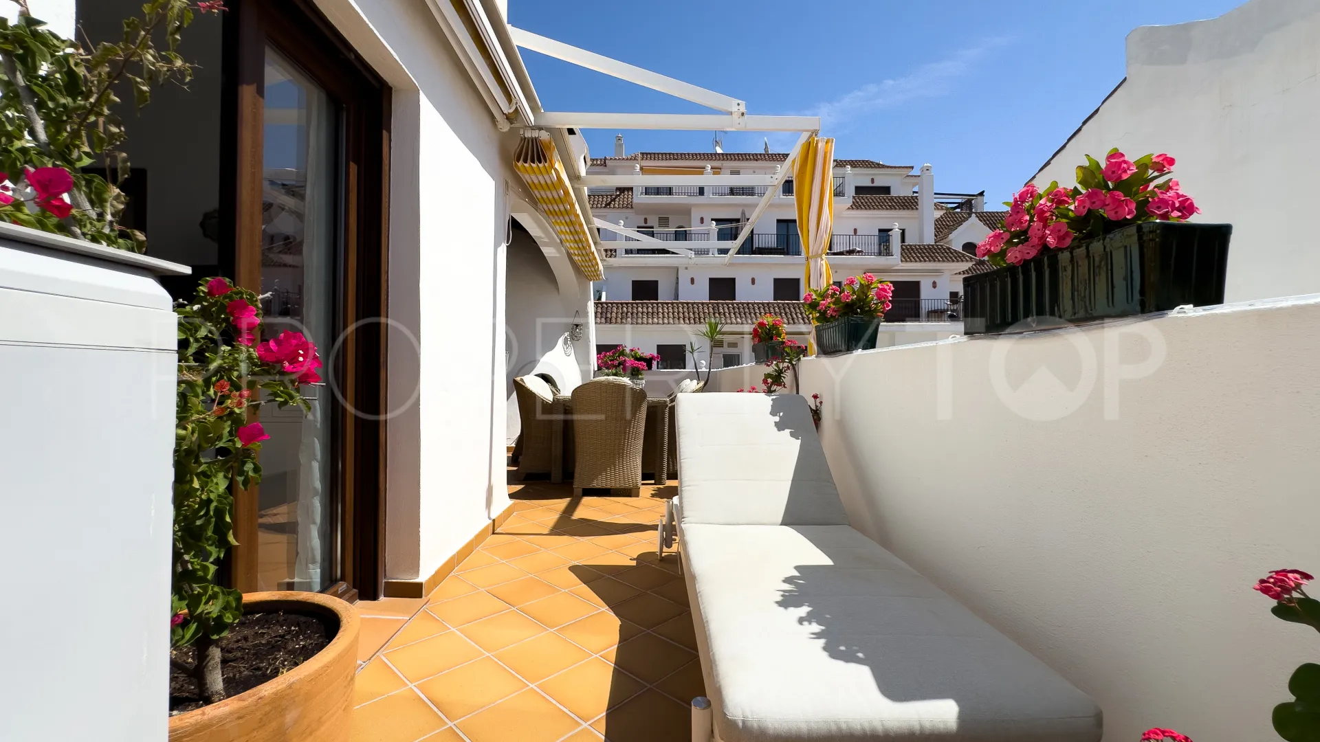 Puerto La Duquesa apartment for sale