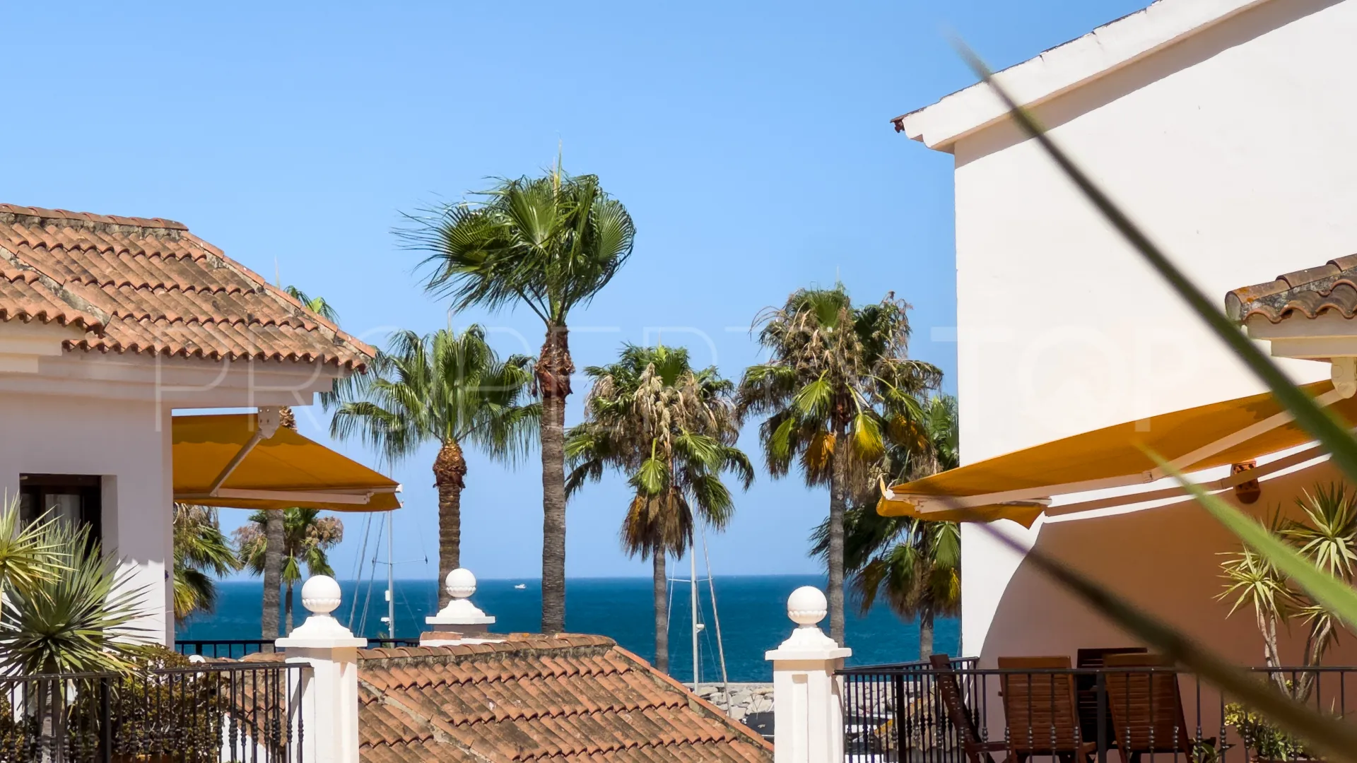 Puerto La Duquesa apartment for sale