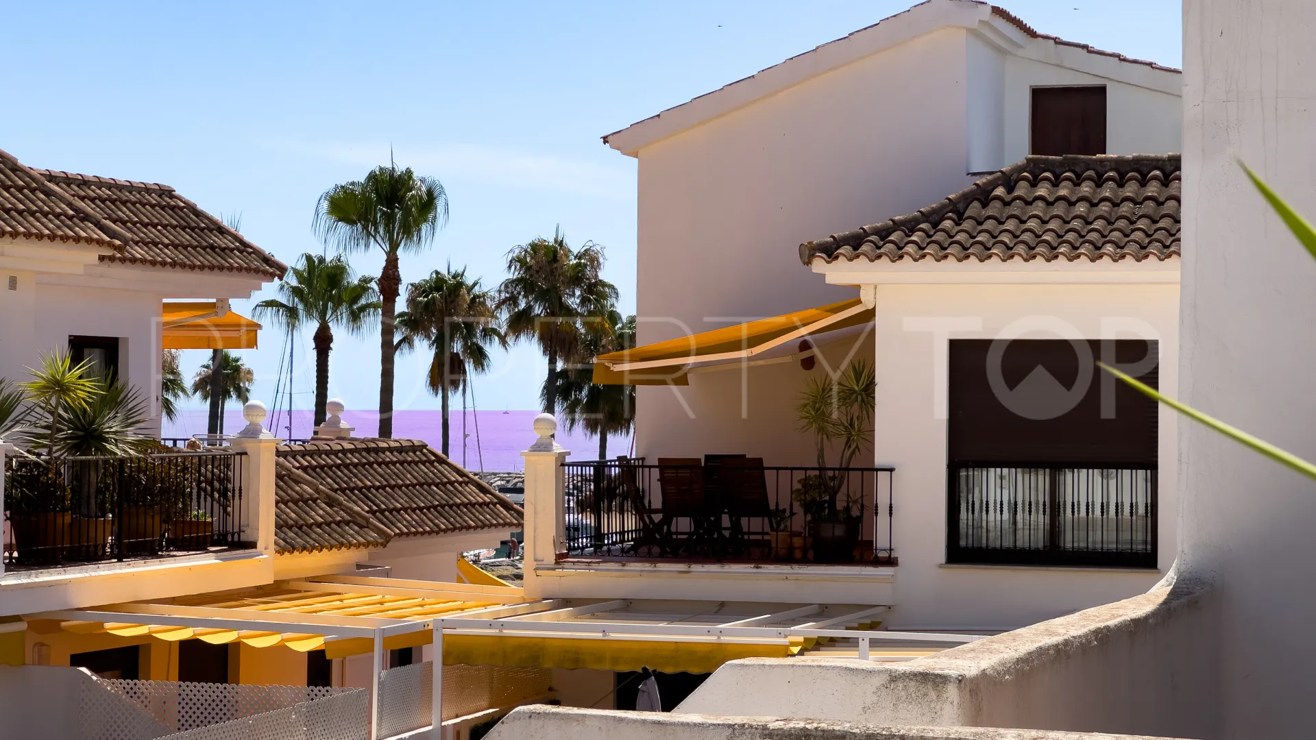 Puerto La Duquesa apartment for sale