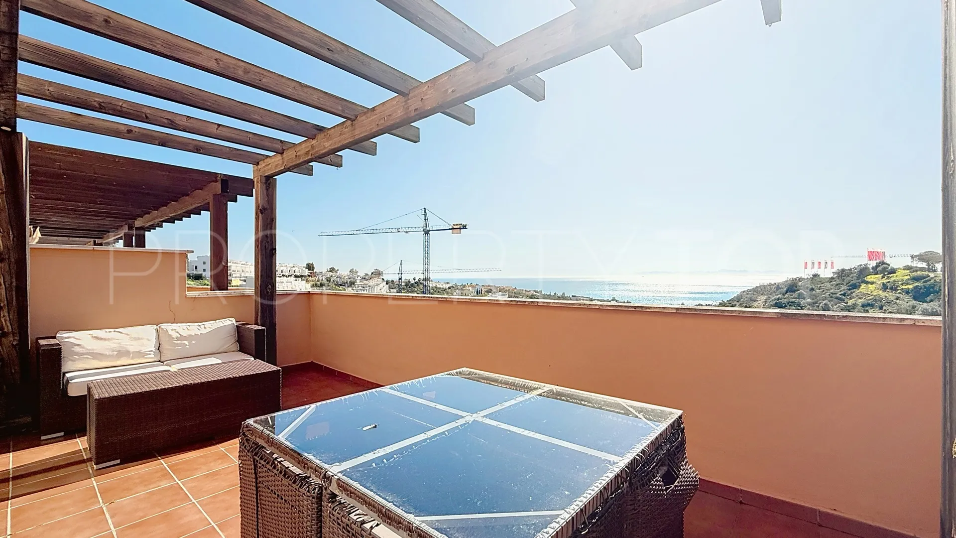 Se vende Ático con 2 dormitorios en Bahia de las Rocas