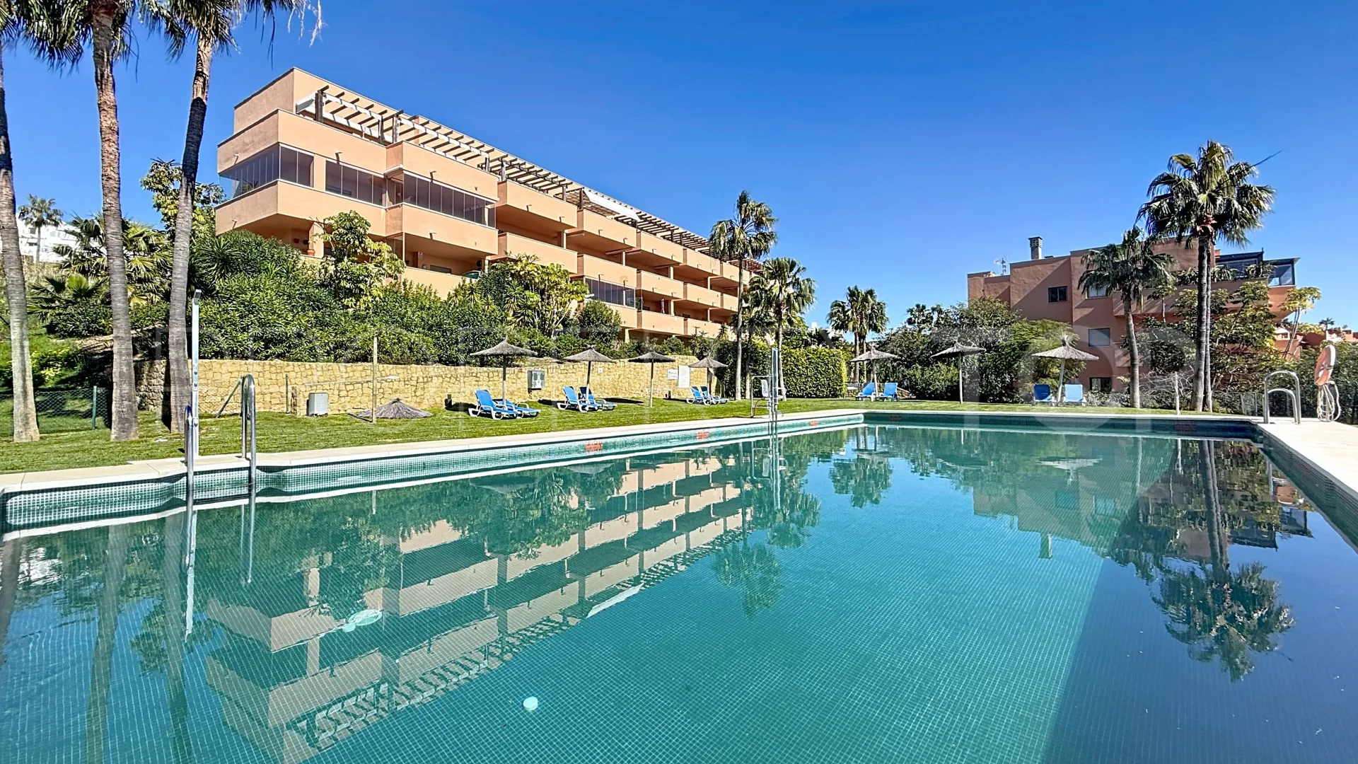 Se vende Ático con 2 dormitorios en Bahia de las Rocas