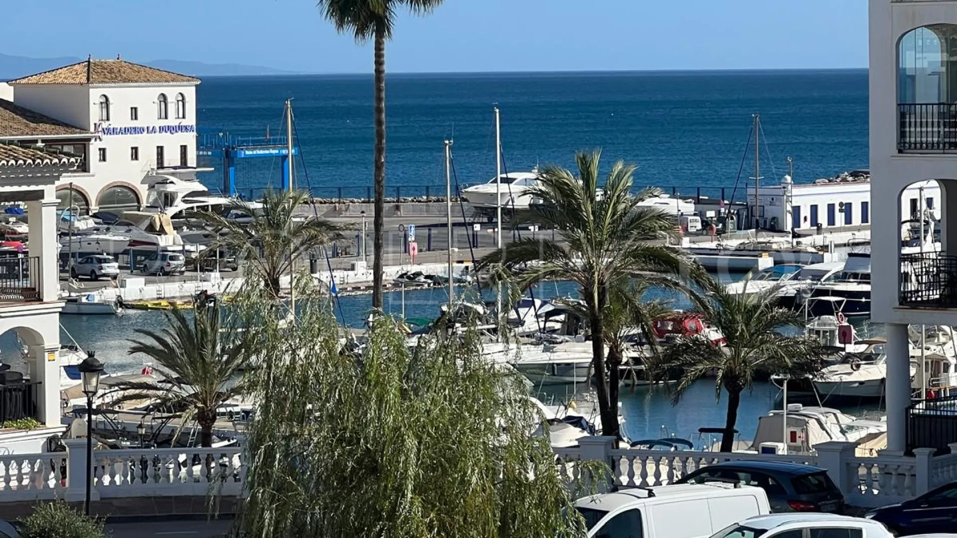 Puerto La Duquesa, adosado a la venta de 3 dormitorios