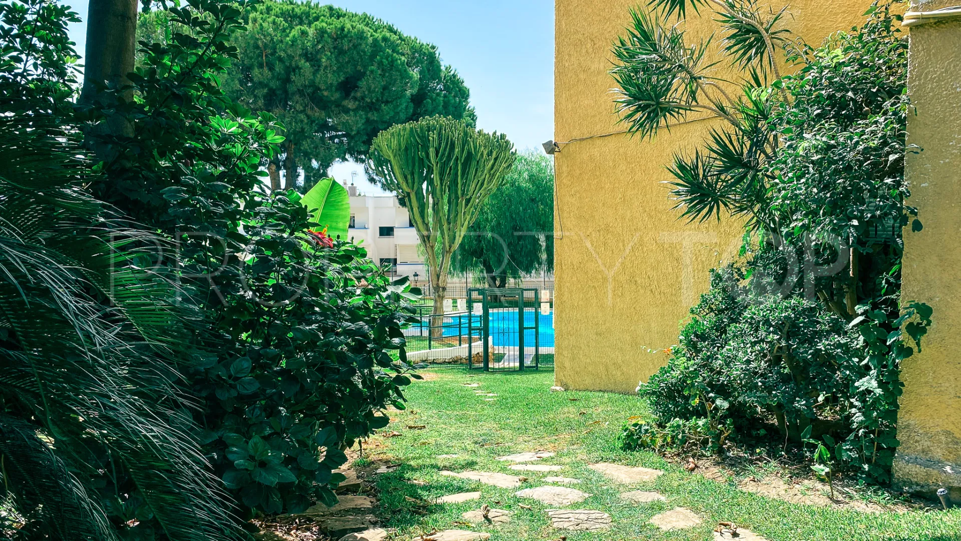 Apartment for sale in Estepona Puerto with 1 bedroom